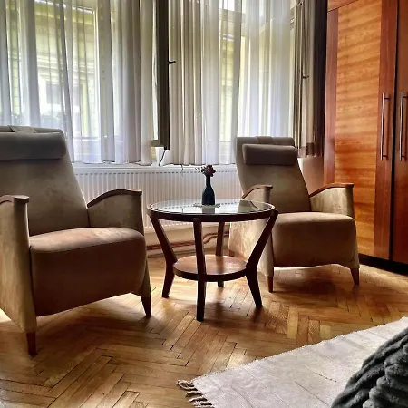 Charming Old Town Retreat *