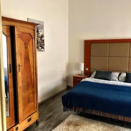 Charming Old Town Retreat Apartman *