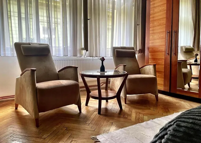 Charming Old Town Retreat *