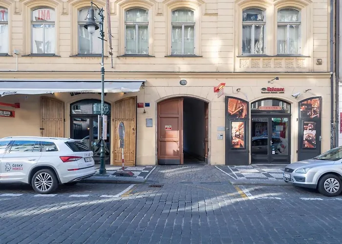 Charming Old Town Retreat شقة براغ