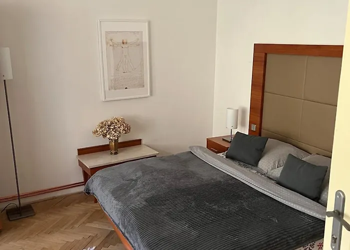 شقة Charming Old Town Retreat