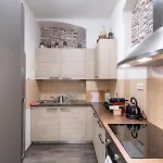 Charming Old Town Retreat דירה